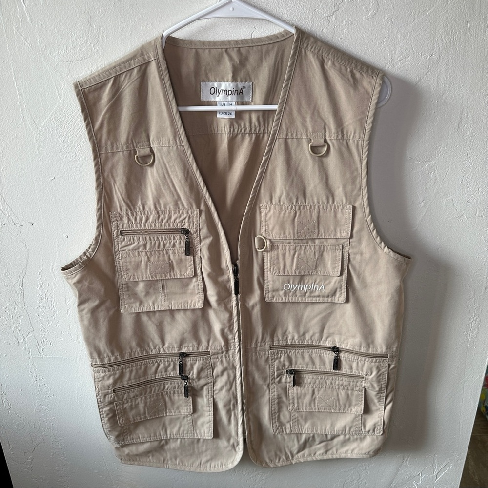 OlympinA Mens Sz M Fishing Vest Brown Khaki Hunting Camping Zip Up Pockets NWOT